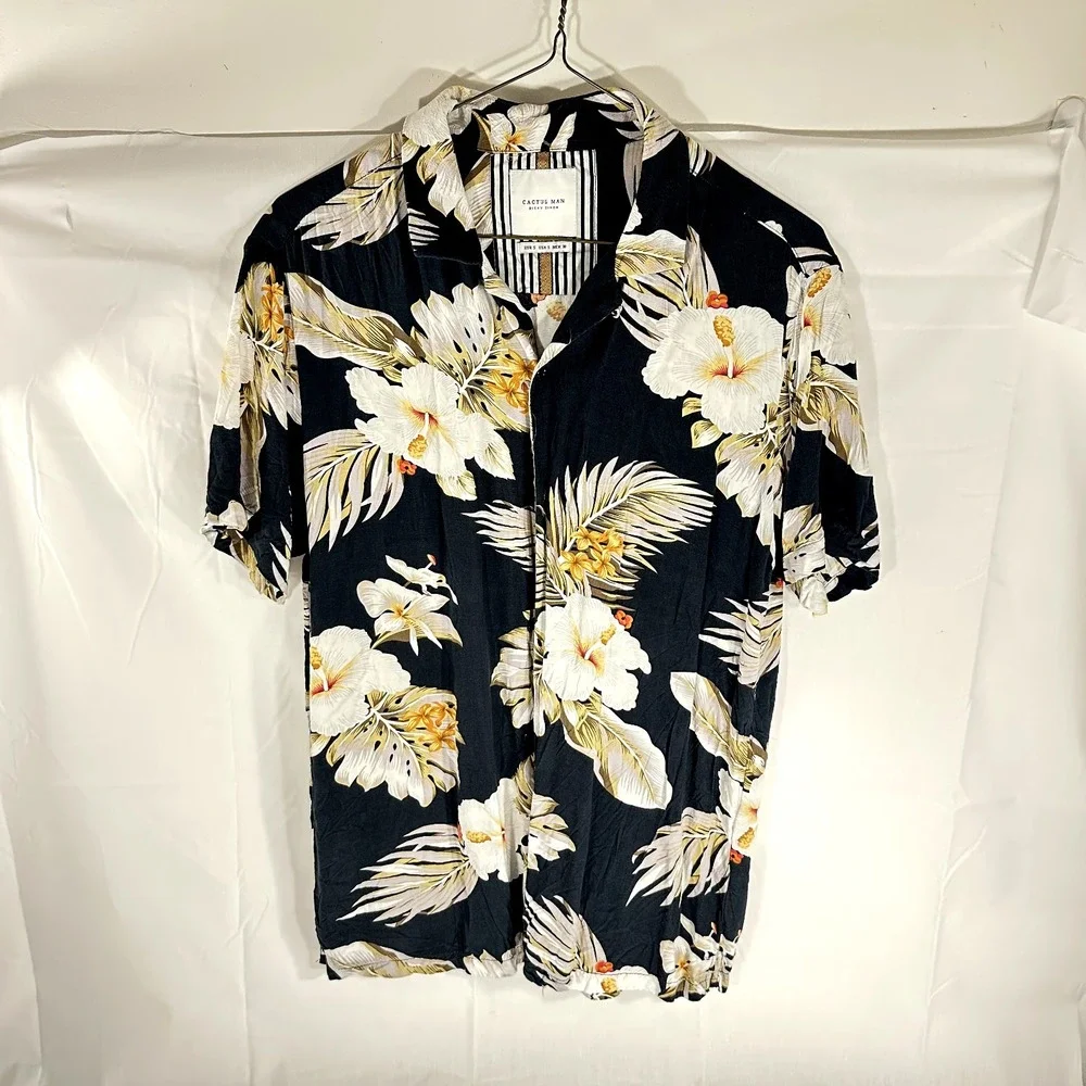 Men's  Hawaiian Floral Cactus Man Ricky Singh Shirt Size Small Button Down - Picture 2 of 5